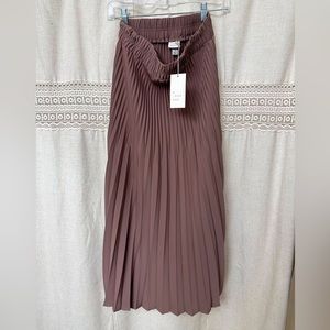 Women’s A New Day (Target) pleated skirt